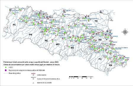 Figura 5A: Distribuzione territoriale della concentrazione media annua (≤ 0,5 µg/l) di fitofarmaci totali (sommatoria) nelle stazioni (*) della rete delle acque superficiali fluviali (2023).   Nota: (*) codice stazione di misura (vedi tabella paragrafo Descrizione)