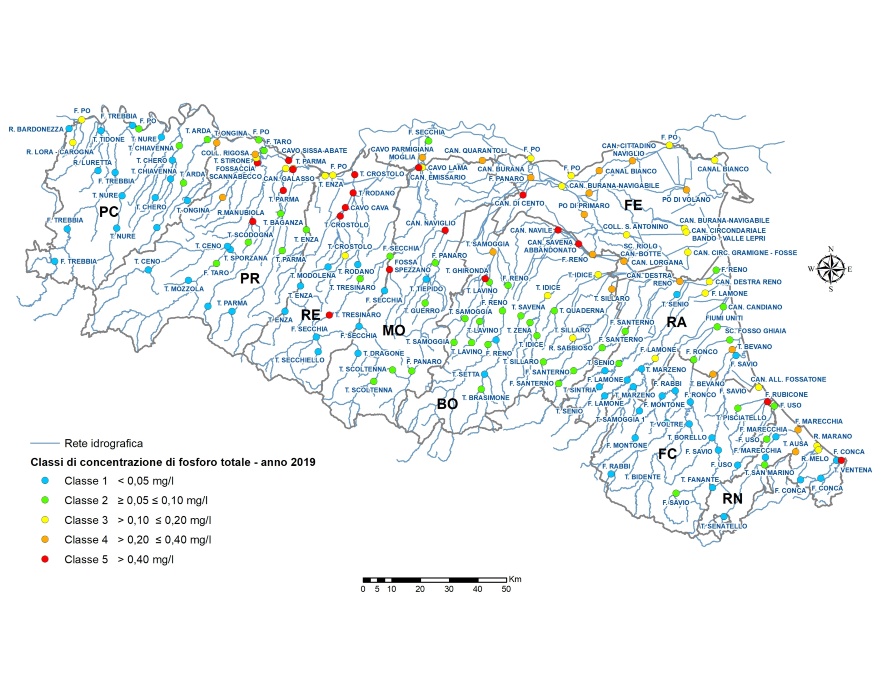 Distribuzione territoriale dei punti di monitoraggio (tutte le stazioni) e relativa classe di concentrazione di fosforo totale (2019) 