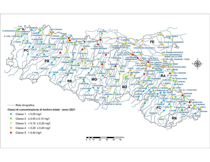 Distribuzione territoriale dei punti di monitoraggio (tutte le stazioni) e relativa classe di concentrazione di fosforo totale (2021) 