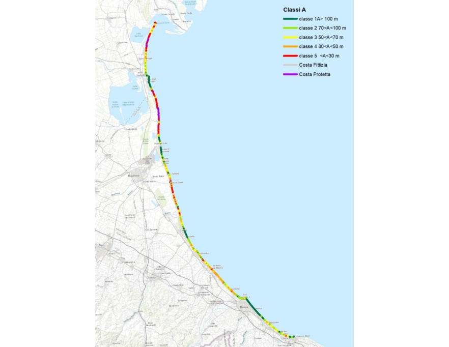 Classificazione della linea di costa regionale in base alle classi di ampiezza di spiaggia emersa (A) 